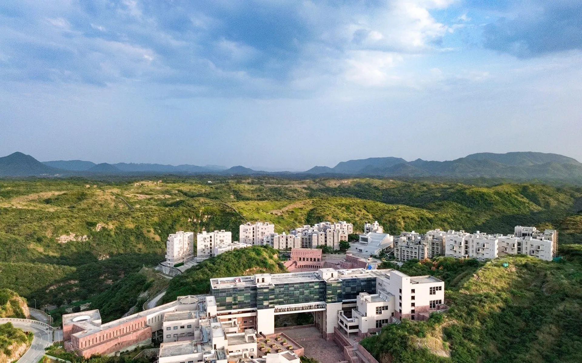 IIM Udaipur welcomes new batch of One-Year MBA Program participants in Digital Enterprise Management and Global Supply Chain Management