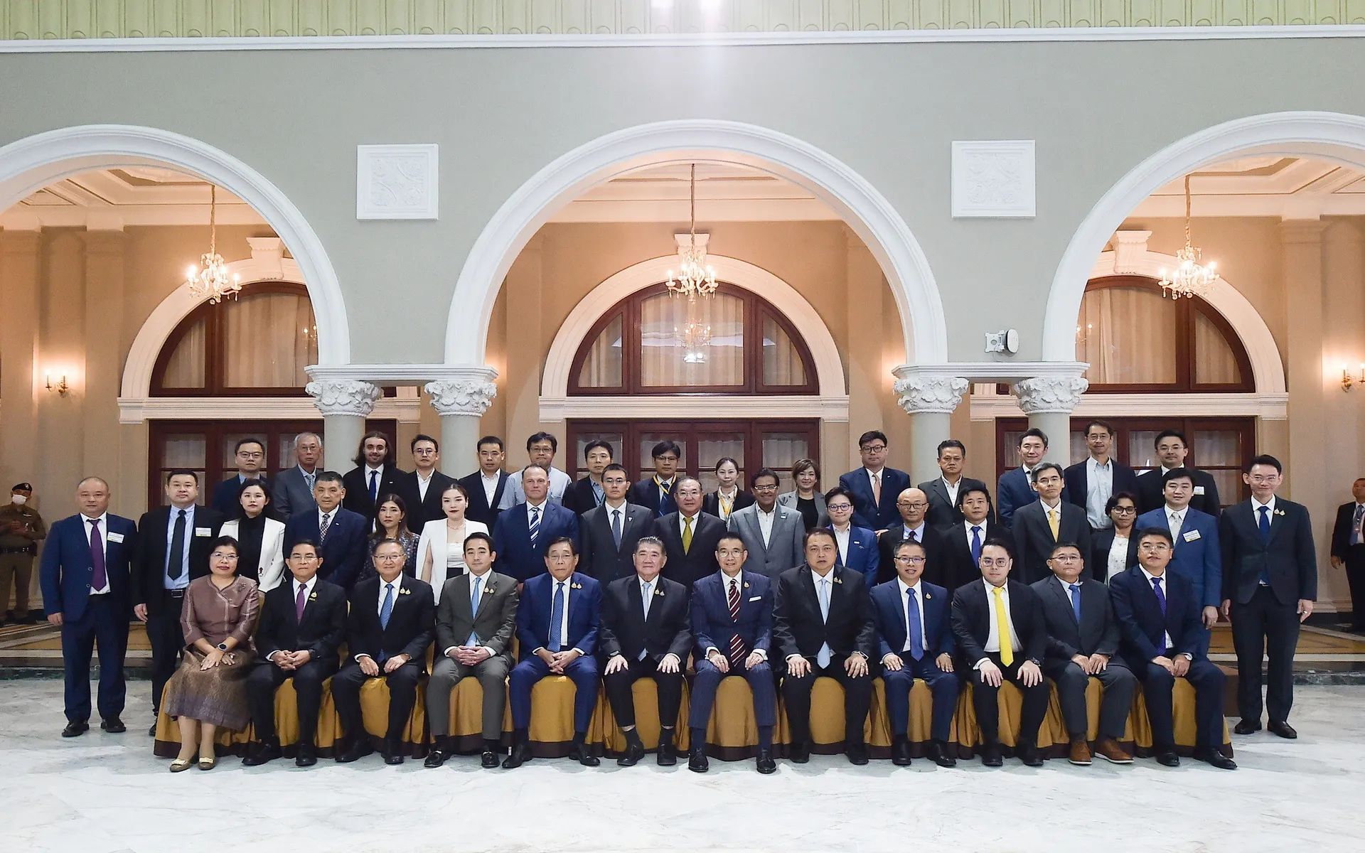 Thailand's Government Reaffirms Commitment to Strengthen Competitiveness in Dialogue With 30 Global Investors
